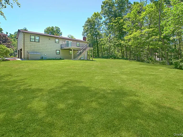 74 Edgewood Rd — Photo 29