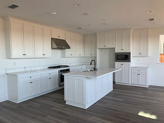 Langston Homesite 48 Kitchen