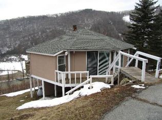 373 Snow Cloud Dr, Seven Devils, NC 28604