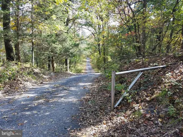 Supinlick Rd, Broadway, VA 22815