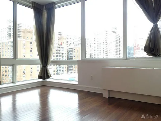 Rented by Anchor Associates | media 14