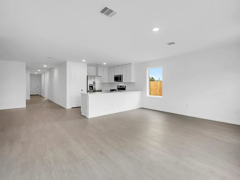 6411 Linden Leaf Dr — Photo 4