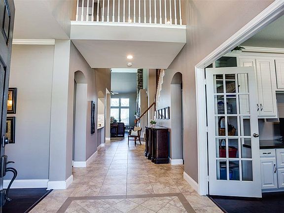 5th image of 1097 Southhampton Dr