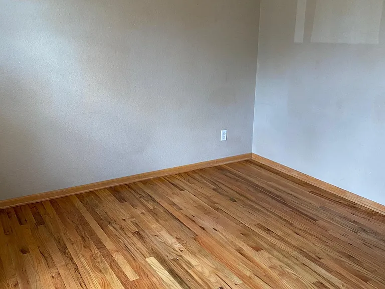 223 W Myrtle St — Photo 11
