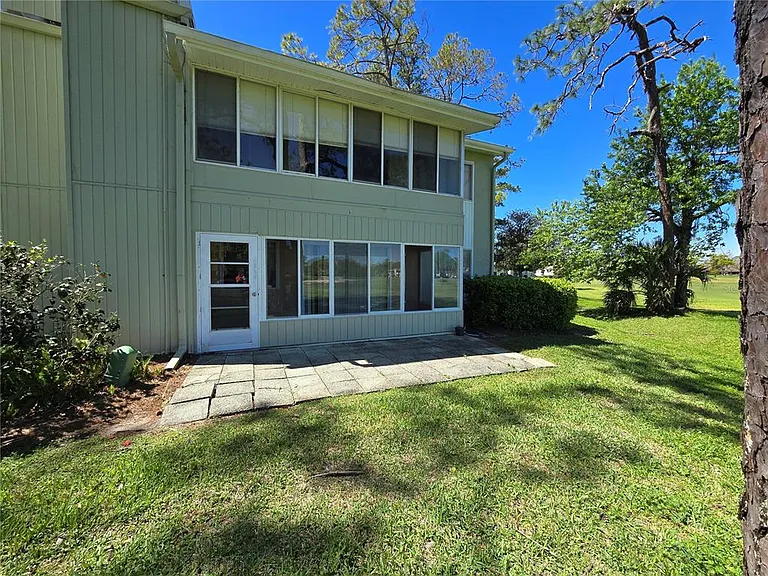 582 Fairways Cir #A — Photo 13