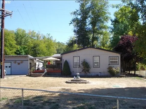 3041 Roberts Creek Rd, Roseburg, OR 97470