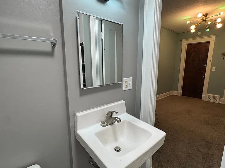 1338 Washtenaw Ave — Photo 14