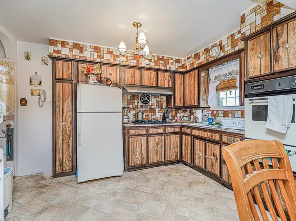 2421 West 1st Street image 11 of 30