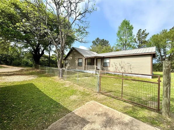 909 W Elder St, Colmesneil, TX 75938