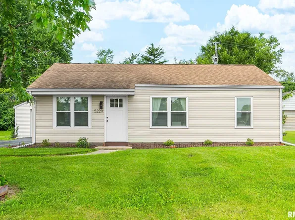 5229 N Hamilton Rd, Peoria, IL 61614
