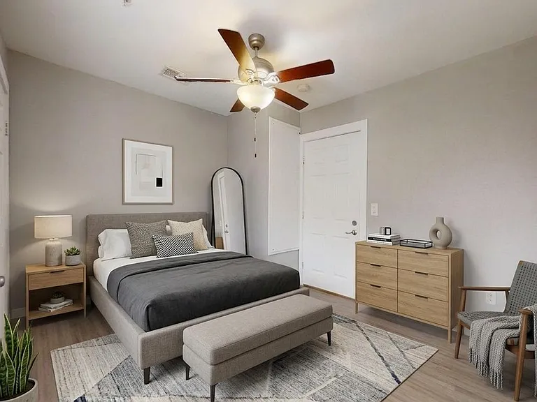 Hill Country Apartments — Photo 31