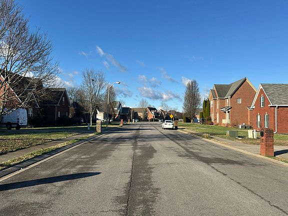 5th image of 2613 Maylon Dr