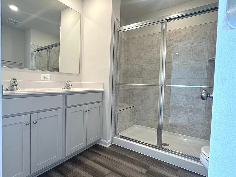 57 Brookfield Mews — Photo 32