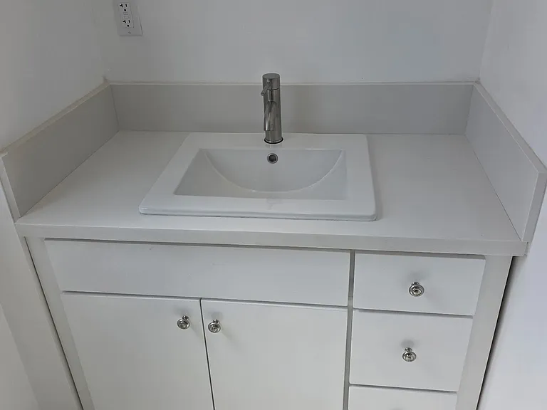 570 E Avenue 28 — Photo 7