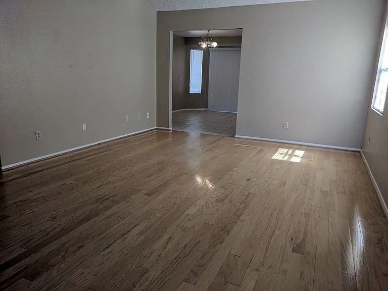 8413 Dunphy Ct — Photo 2