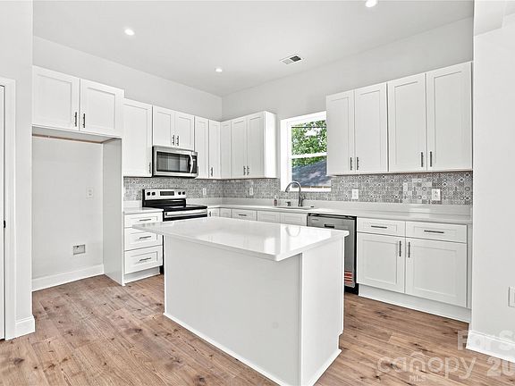 5th image of 405 E Gay St