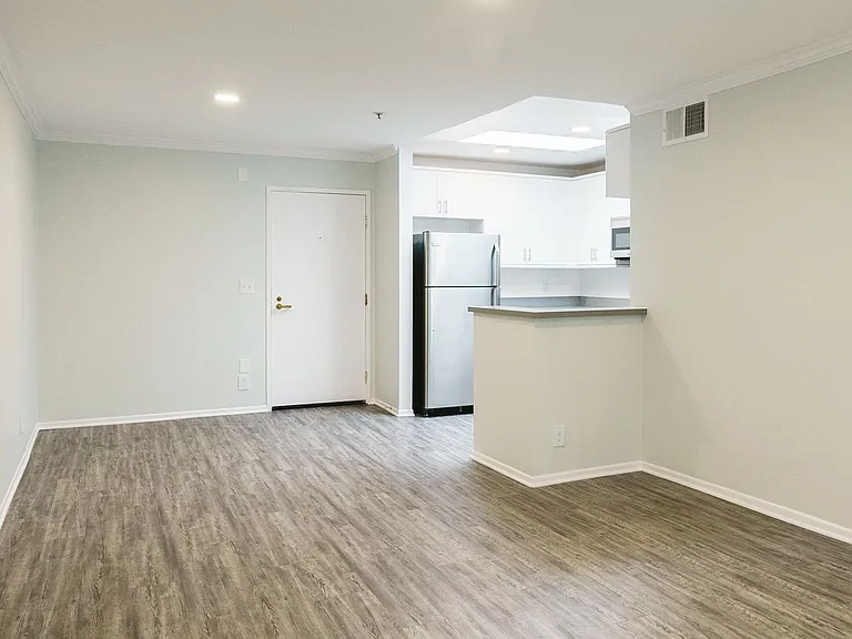 1223 Federal Ave — Photo 46