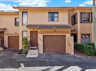 11207 SW 9th Ct, Pembroke Pines, FL 33025