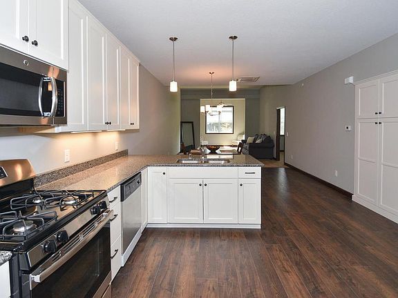 5th image of 619 Liberty Way