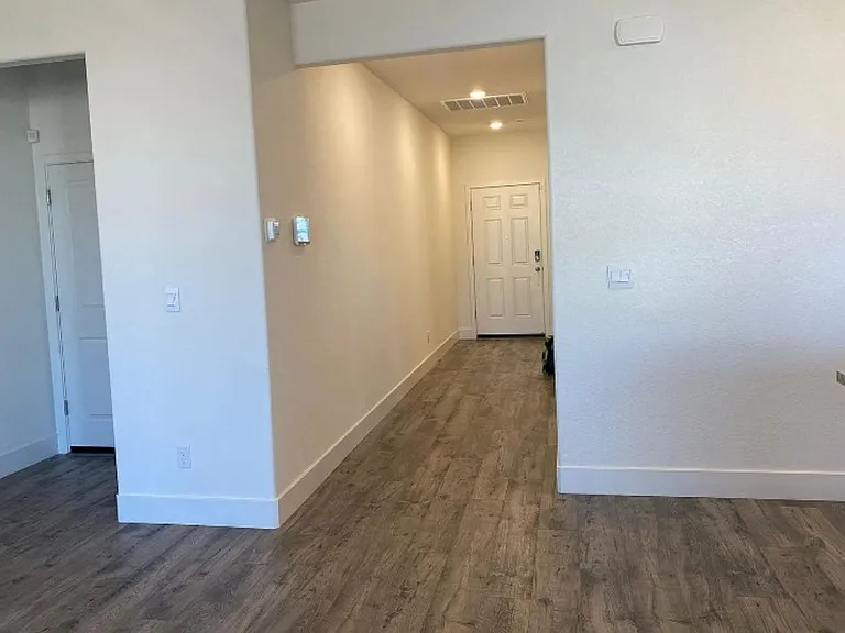 957 Pipit St — Photo 2