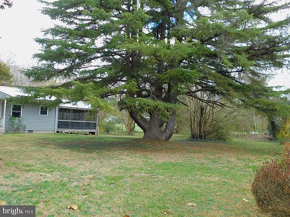 3rd image of 16453 Ridge Rd