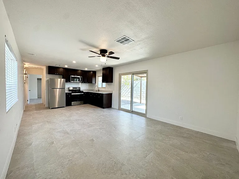 561 Desert View Dr #4 — Photo 4