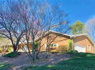 4 Shackleford Ct, Asheville, NC 28806