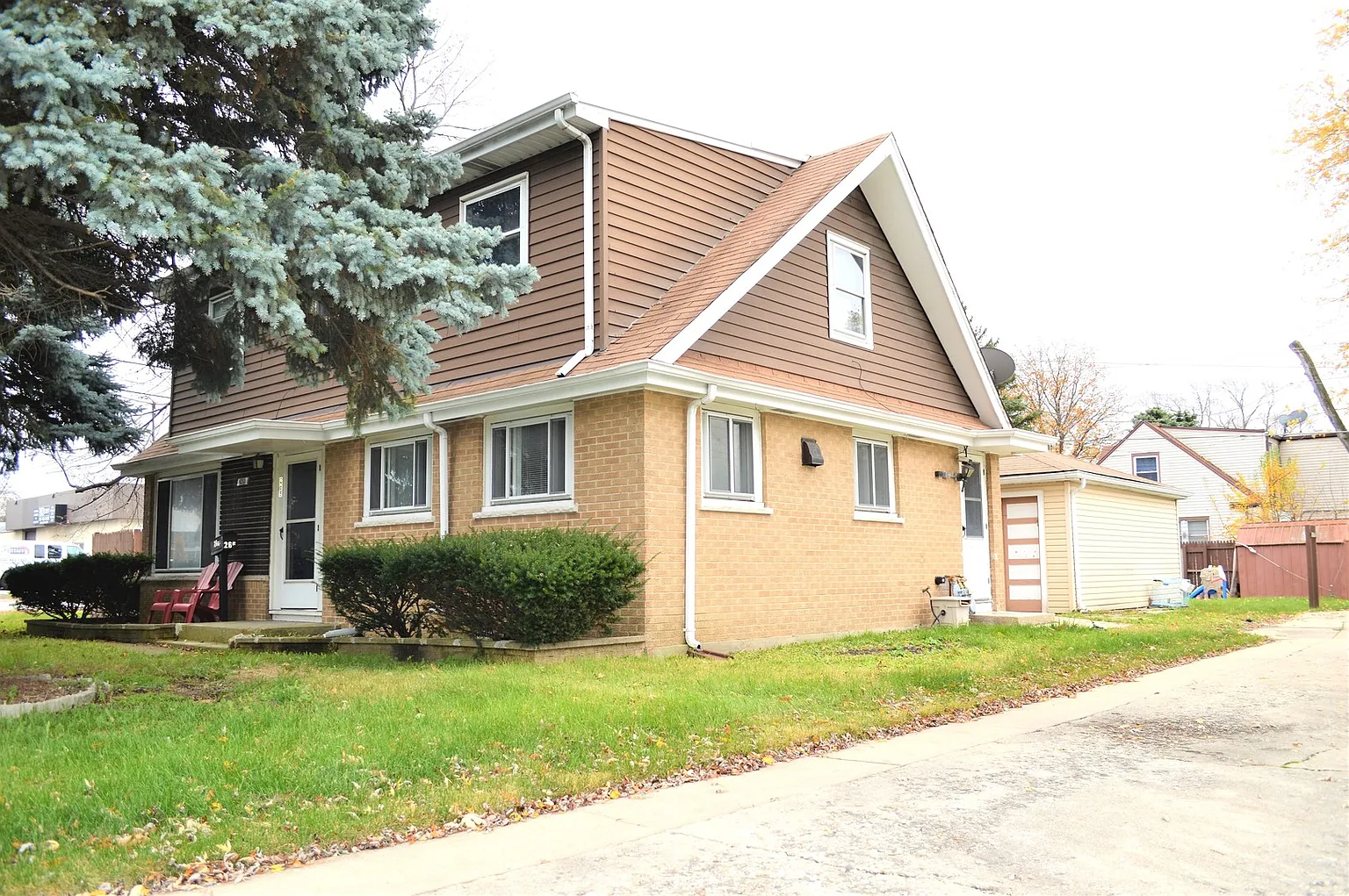 265 E Grand Ave photo 1