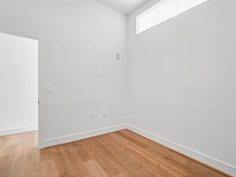 18-Primary Bedroom_05192026