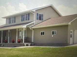 1950 221st St, Manchester, IA 52057