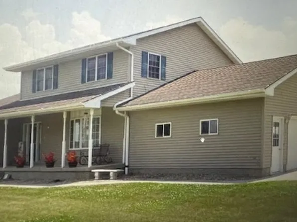 1950 221st St, Manchester, IA 52057