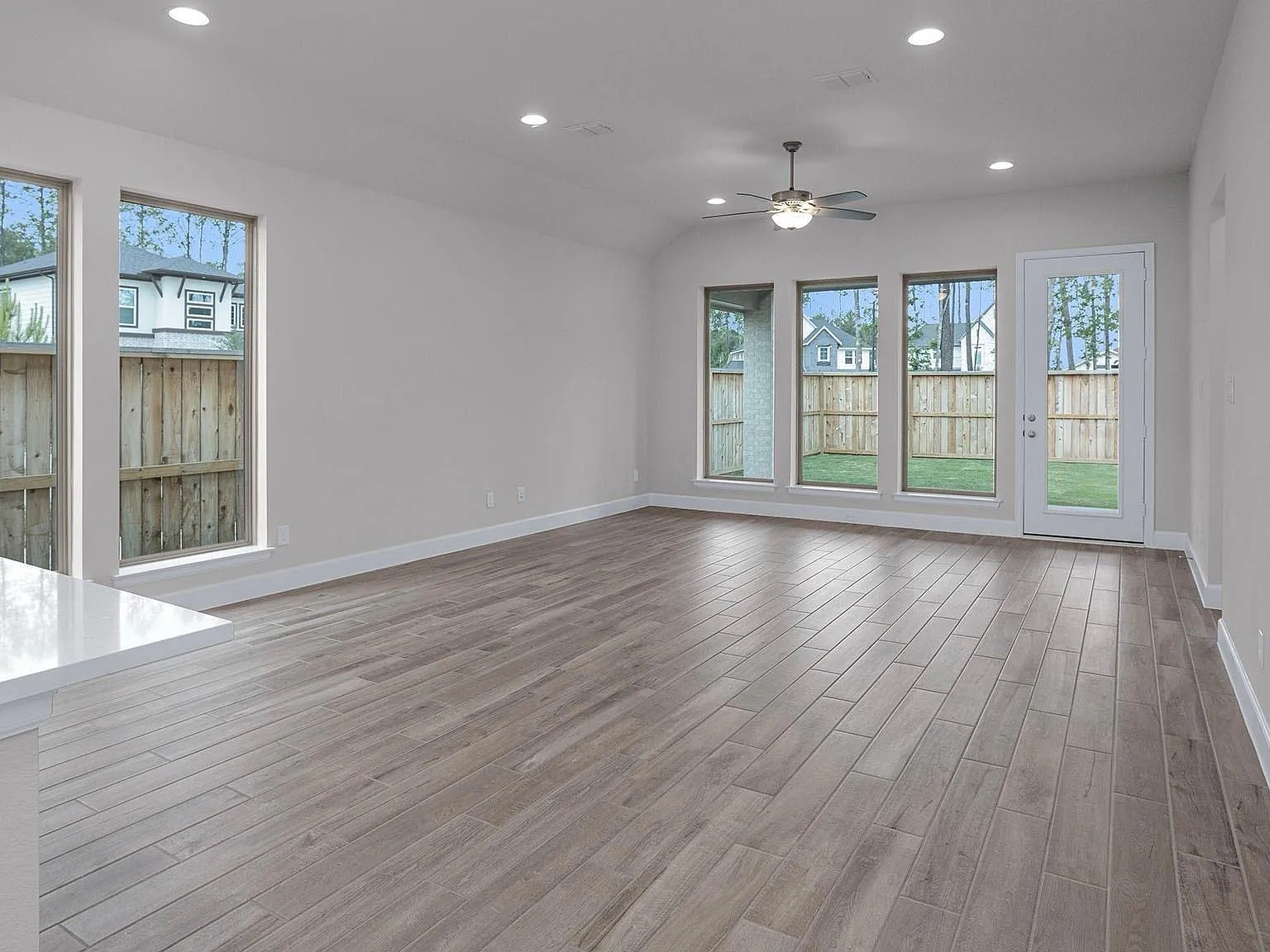 4 bed, 3.0 bath, 1942 sqft, $3,390 — Photo 3