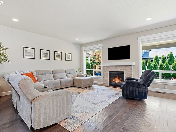 5th image of 18274 SW Elderberry Ln