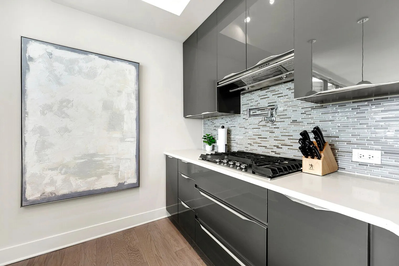 2 bed, 2.0 bath, $7,481 — Photo 3