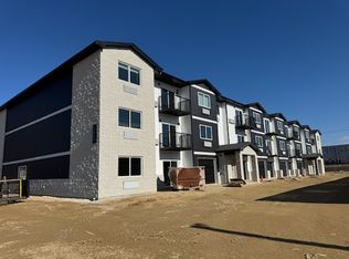 1502 Bies Dr #305, Dubuque, IA 52002