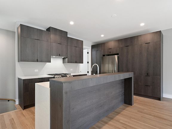 5th image of 1833 W Berenice Ave #2
