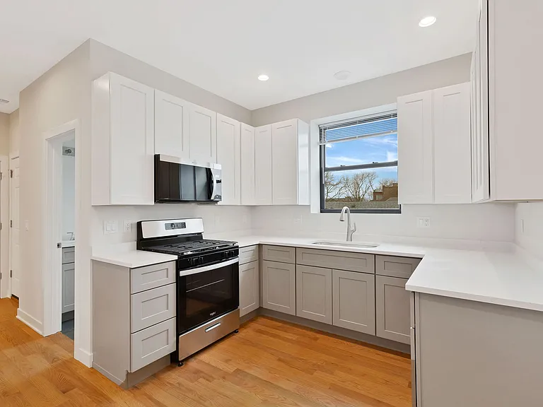 5049 N Troy St #3 — Photo 6