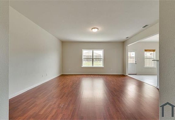 5th image of 8935 Black Haw St