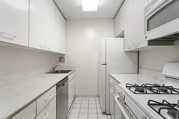 Rented by Compass | media 16