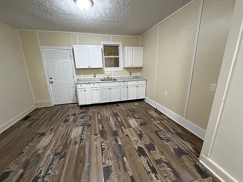 Floor plan Down