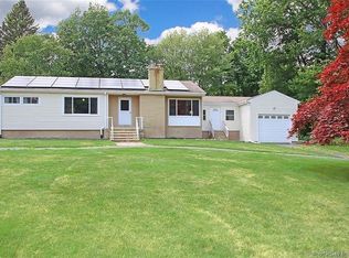 469 Wintergreen Ave, Hamden, CT 06514