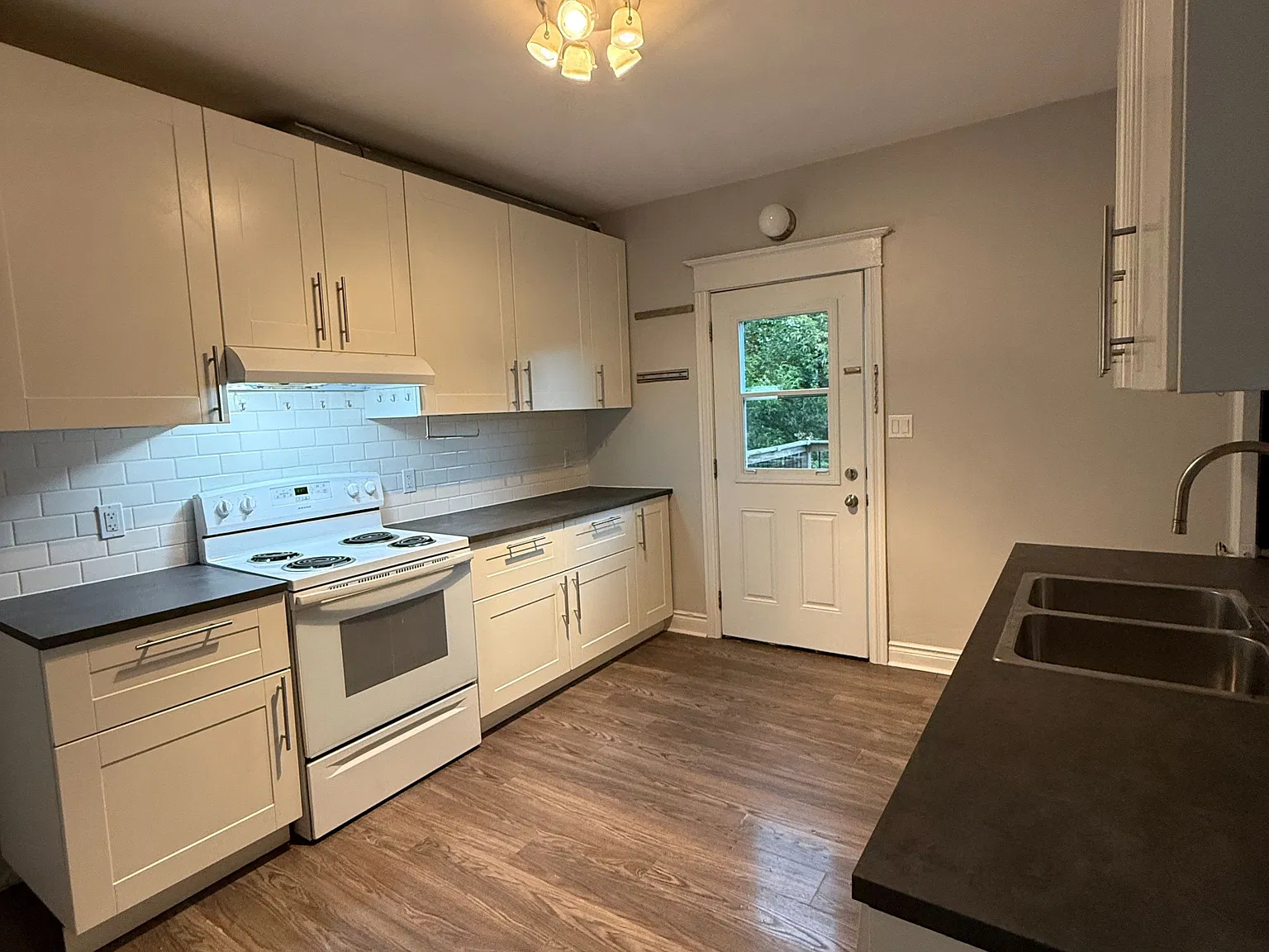 3 bed, $2,250 — Photo 4