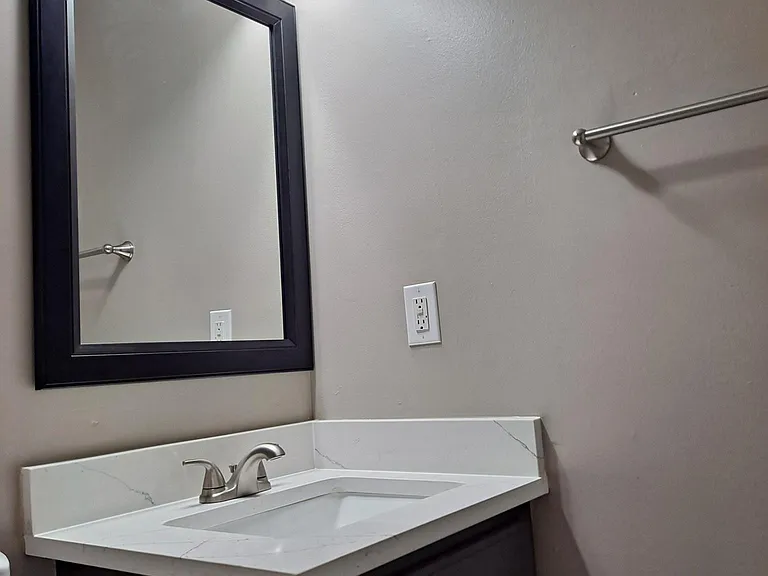 133 Julian Pl — Photo 11