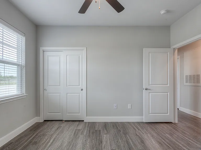 Silverwood at Hackberry Creek Apartments Bedrpp,
