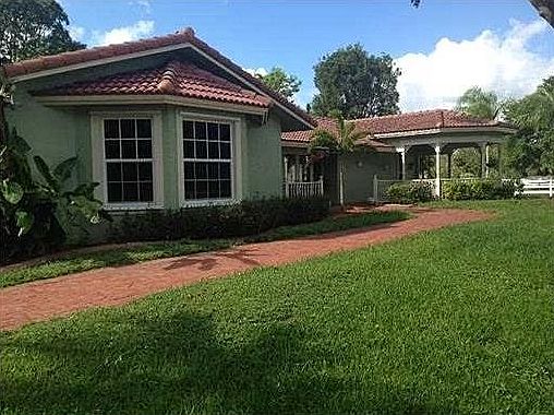 3rd image of 1051 NW 116th Ave