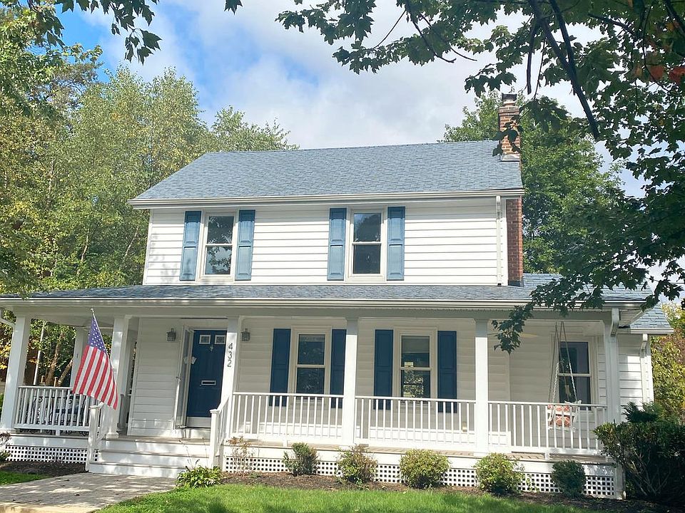 1st image of 432 E Luray Ave