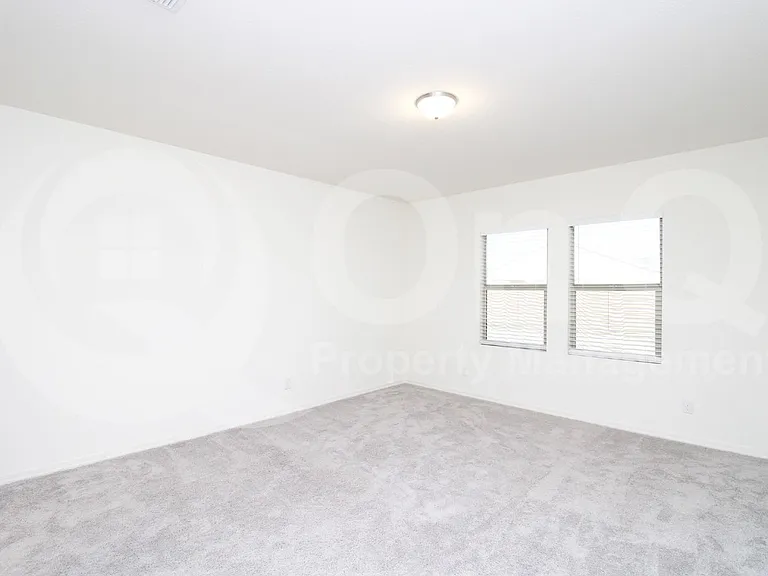 2450 E Alonso Dr — Photo 7