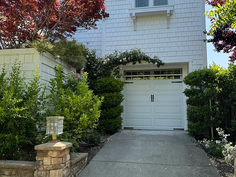 473 Saunders Dr — Photo 2