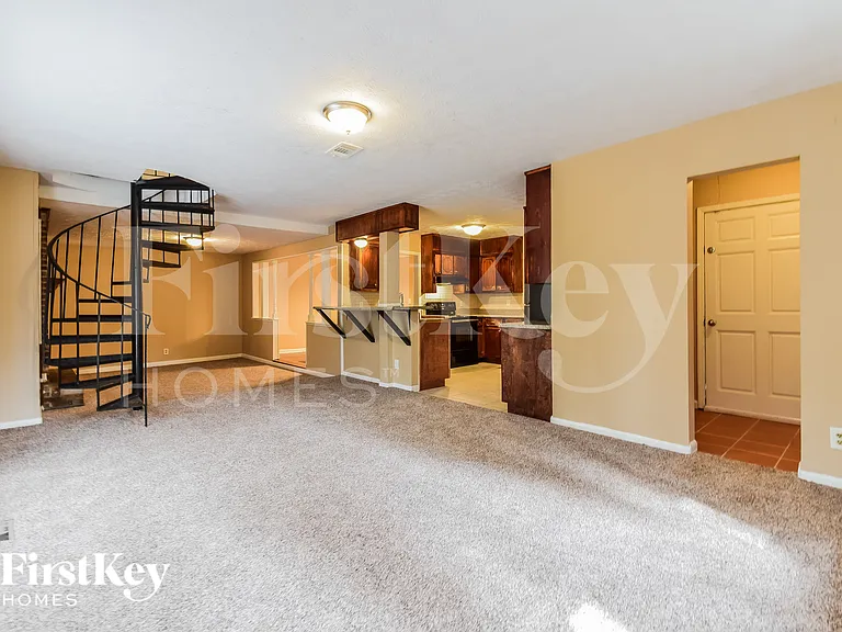 2231 Scotty Cir — Photo 4