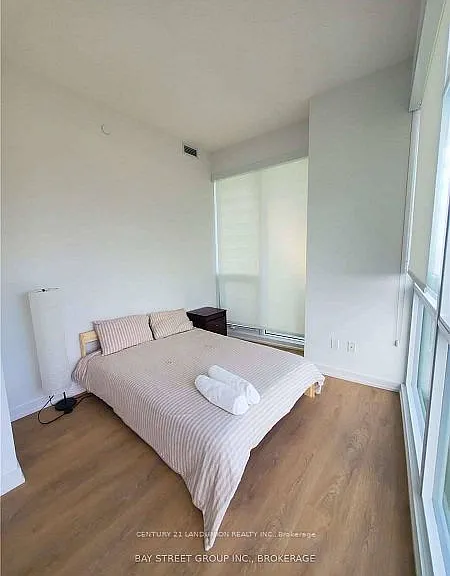 115 McMahon Dr #910 — Photo 7
